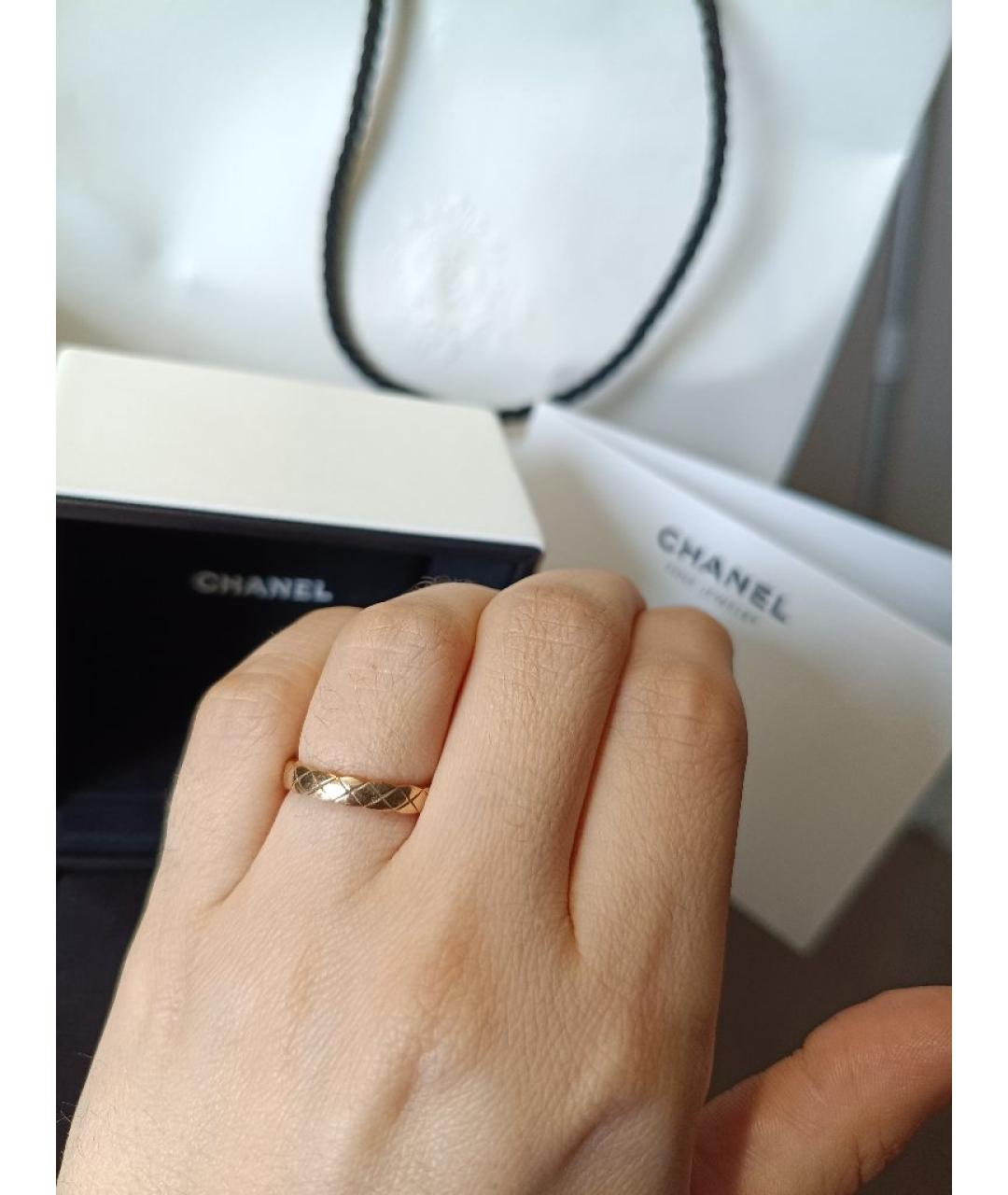 CHANEL Бежевое кольцо из желтого золота, фото 3