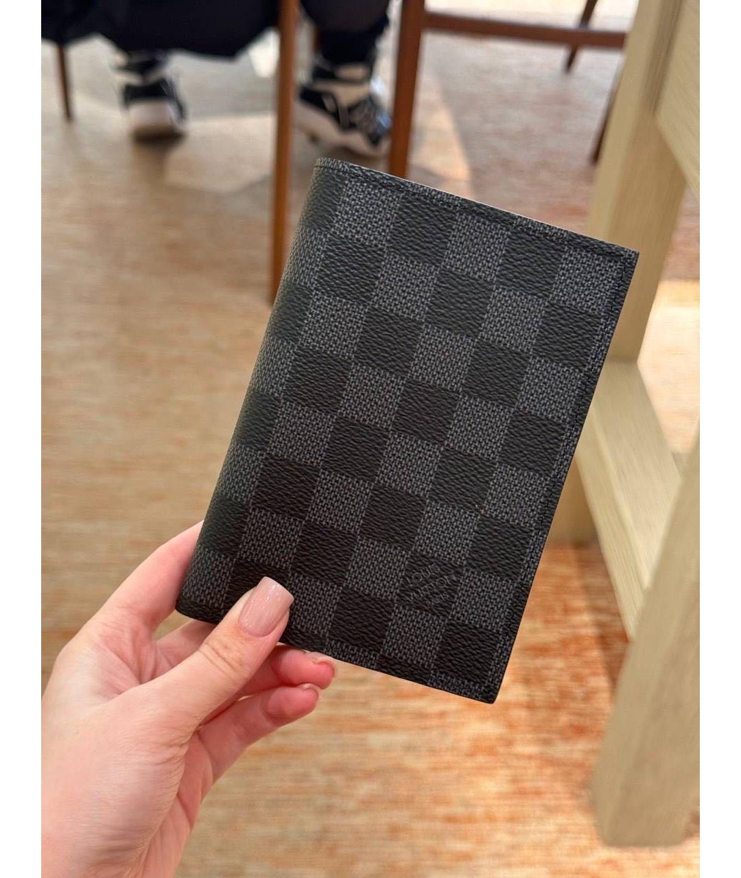 LOUIS VUITTON Антрацитовый кардхолдер, фото 4