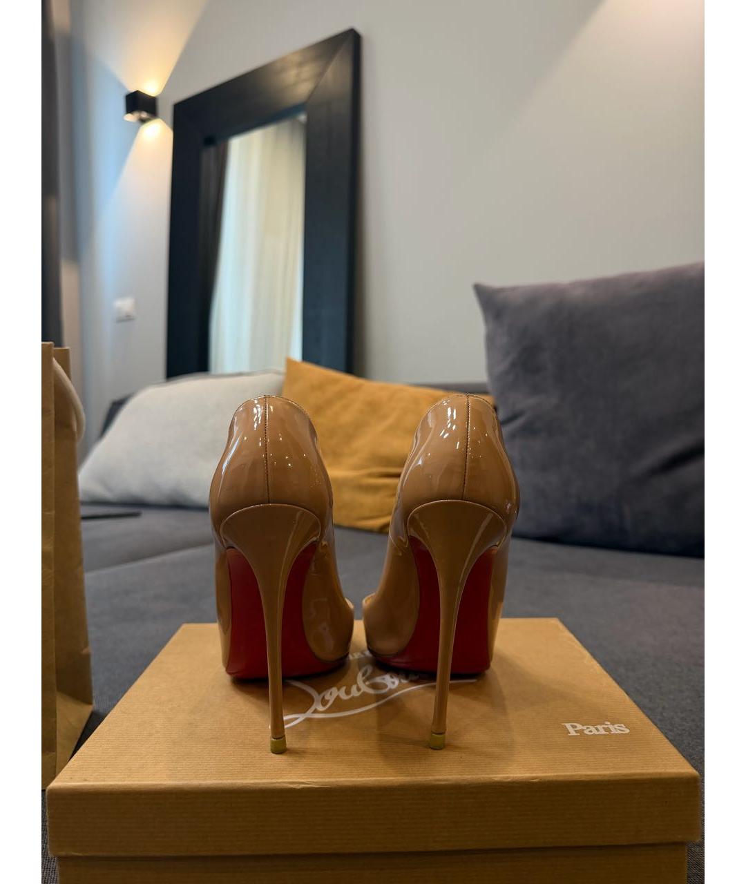 CHRISTIAN LOUBOUTIN Бежевые кожаные туфли, фото 4