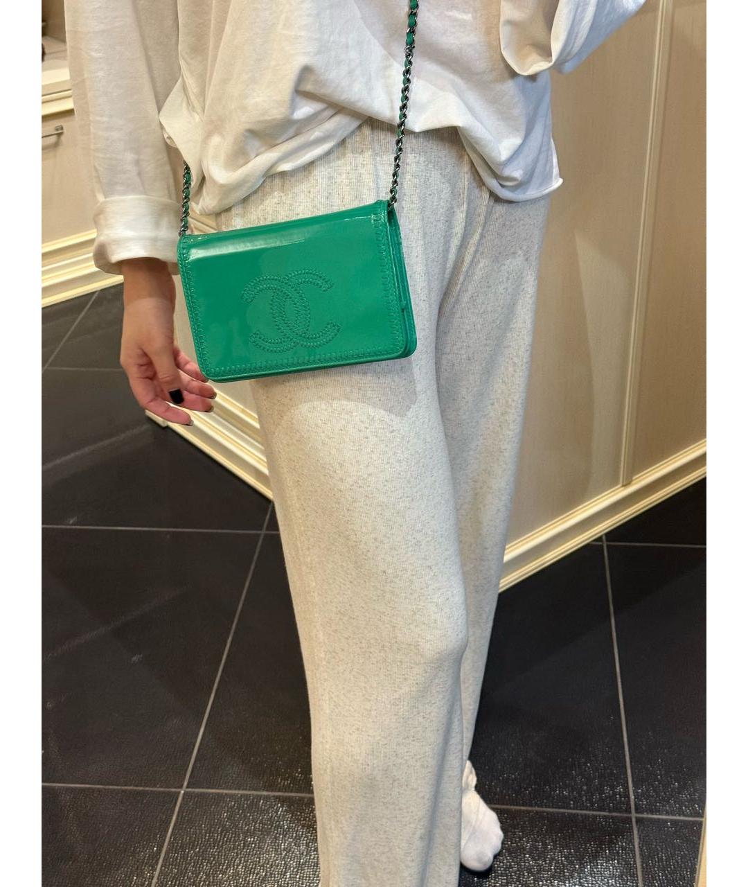 CHANEL Бирюзовая сумка через плечо из лакированной кожи, фото 6