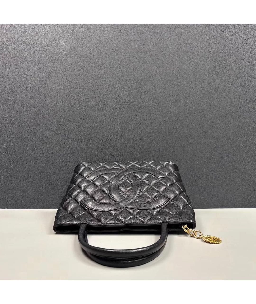 CHANEL Черная кожаная сумка тоут, фото 6