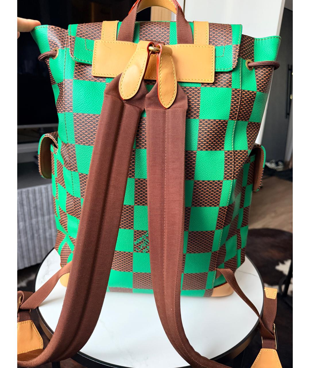 LOUIS VUITTON Зеленый кожаный рюкзак, фото 5