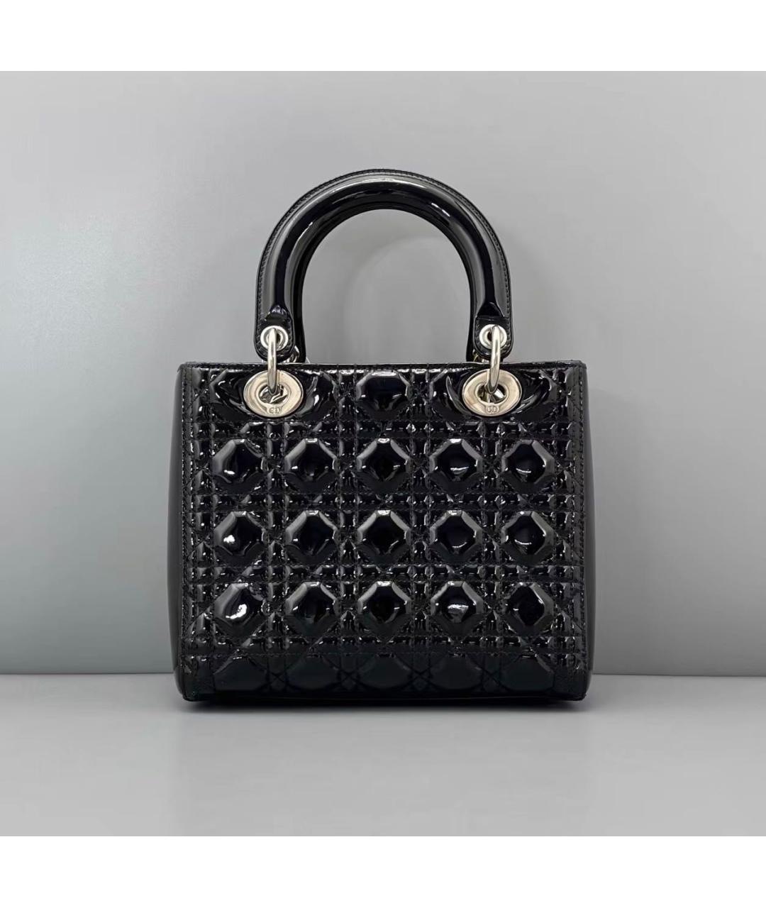 CHRISTIAN DIOR Черная сумка с короткими ручками из лакированной кожи, фото 2