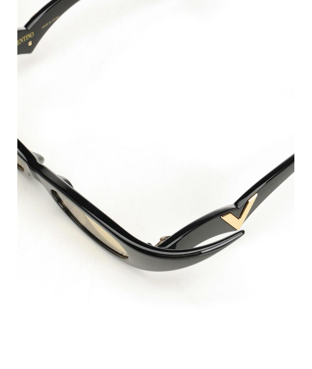 VALENTINO Черные пластиковые солнцезащитные очки, фото 4