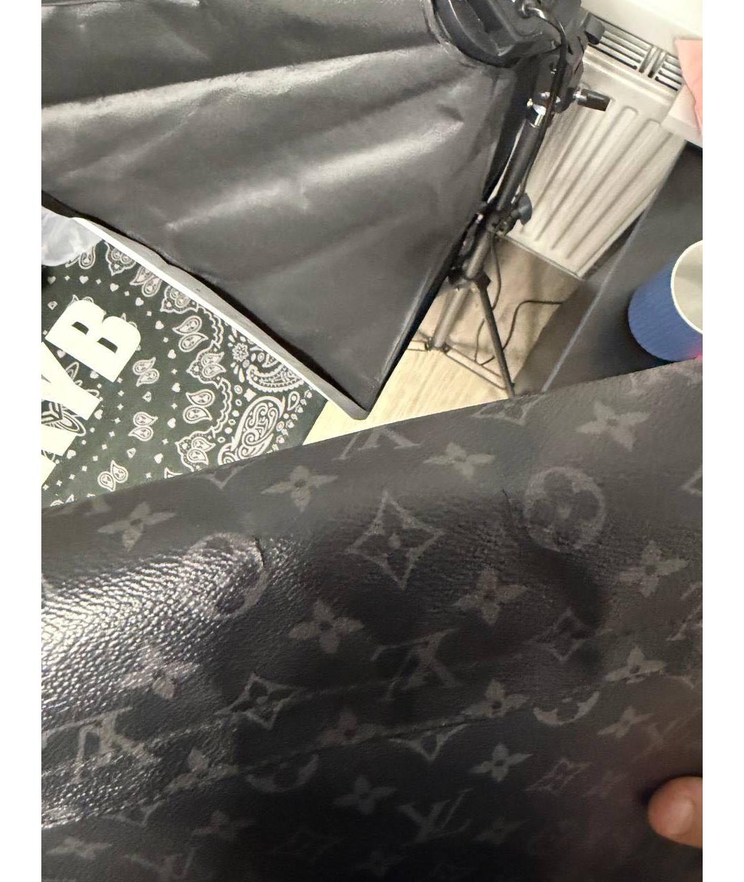 LOUIS VUITTON Черная кожаная сумка на плечо, фото 8