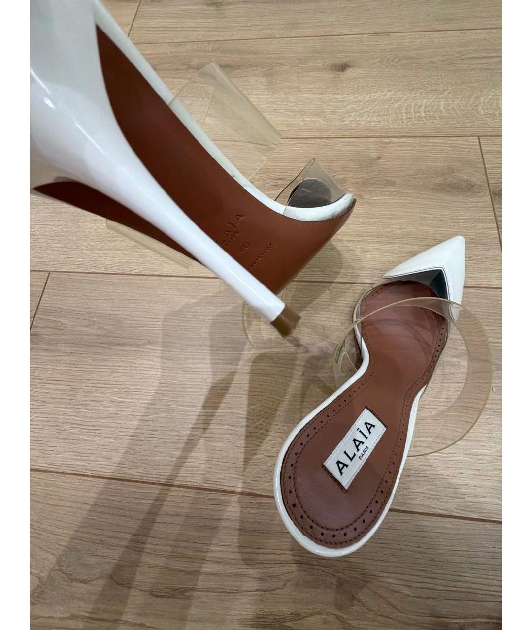 ALAIA Белые босоножки из лакированной кожи, фото 6