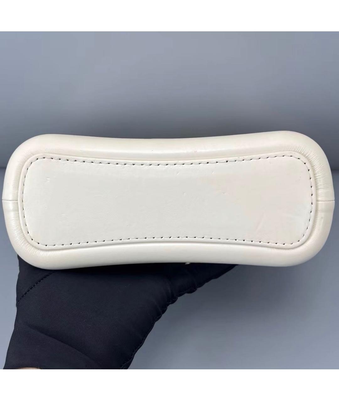 CHANEL Белая кожаная сумка через плечо, фото 3