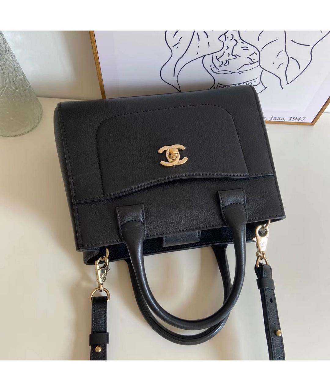 CHANEL Черная кожаная сумка через плечо, фото 8