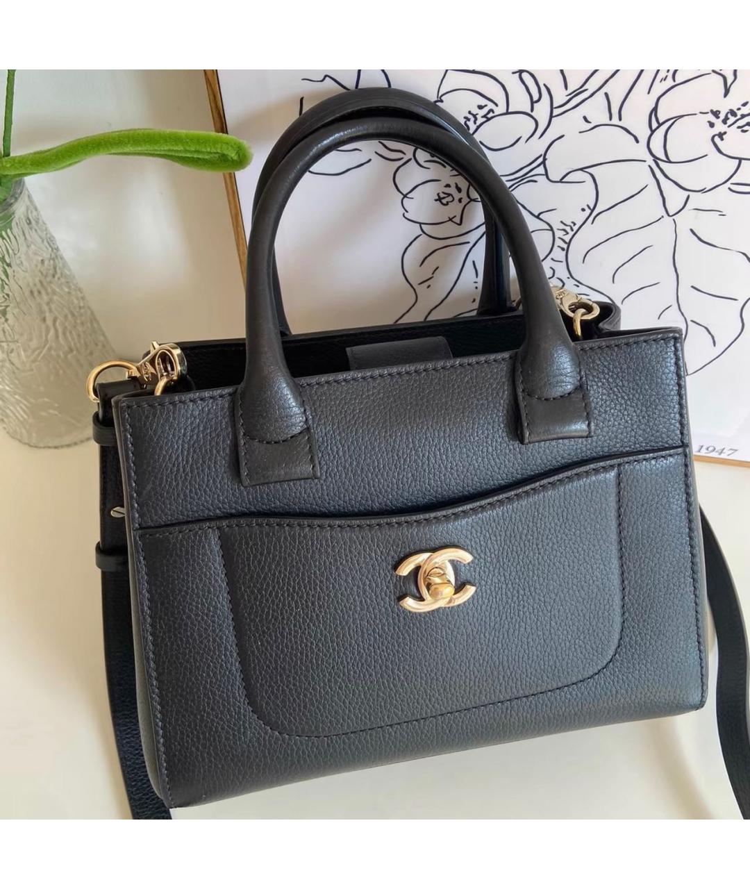 CHANEL Черная кожаная сумка через плечо, фото 2