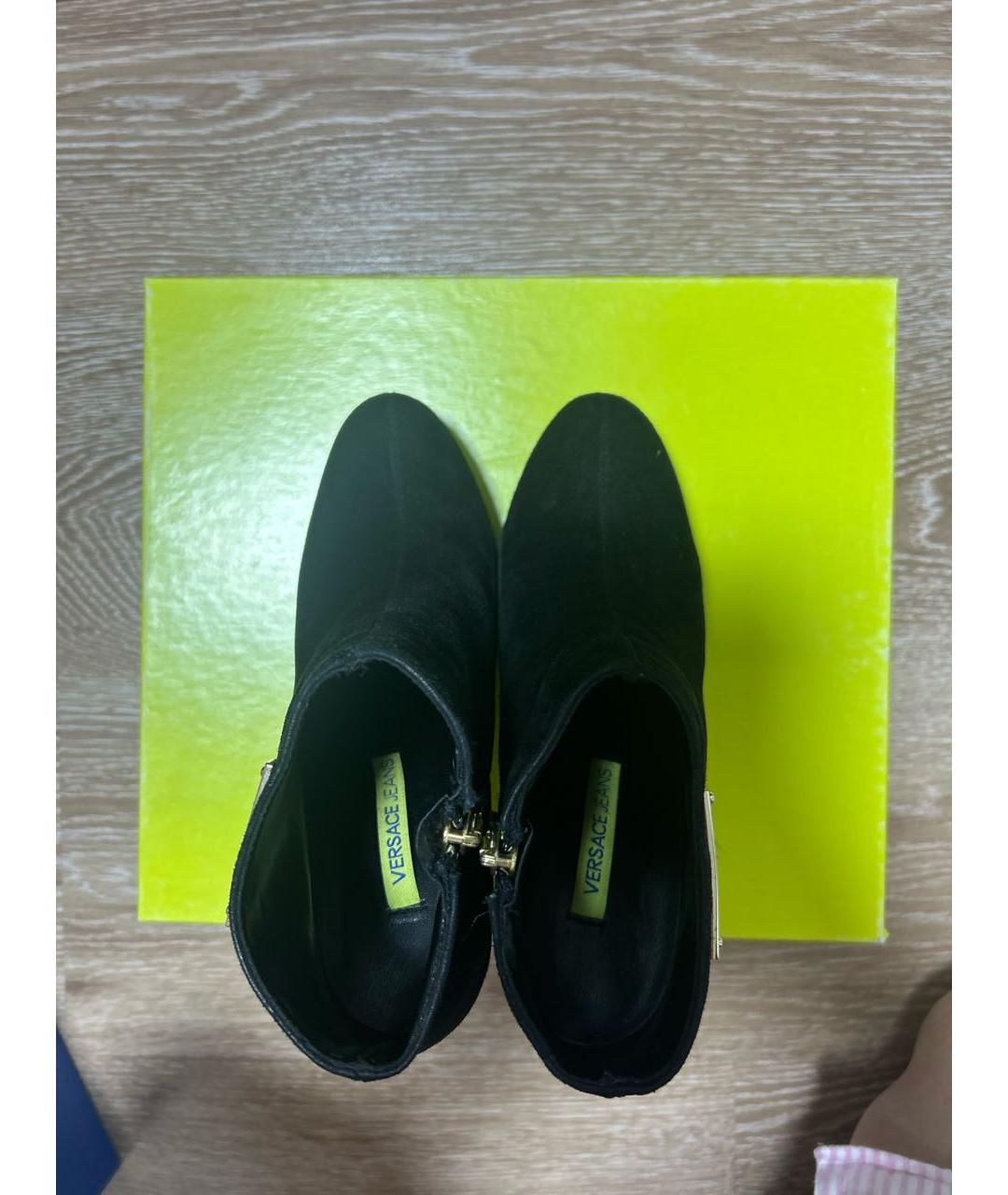 VERSACE Черные ботильоны из лакированной кожи, фото 3