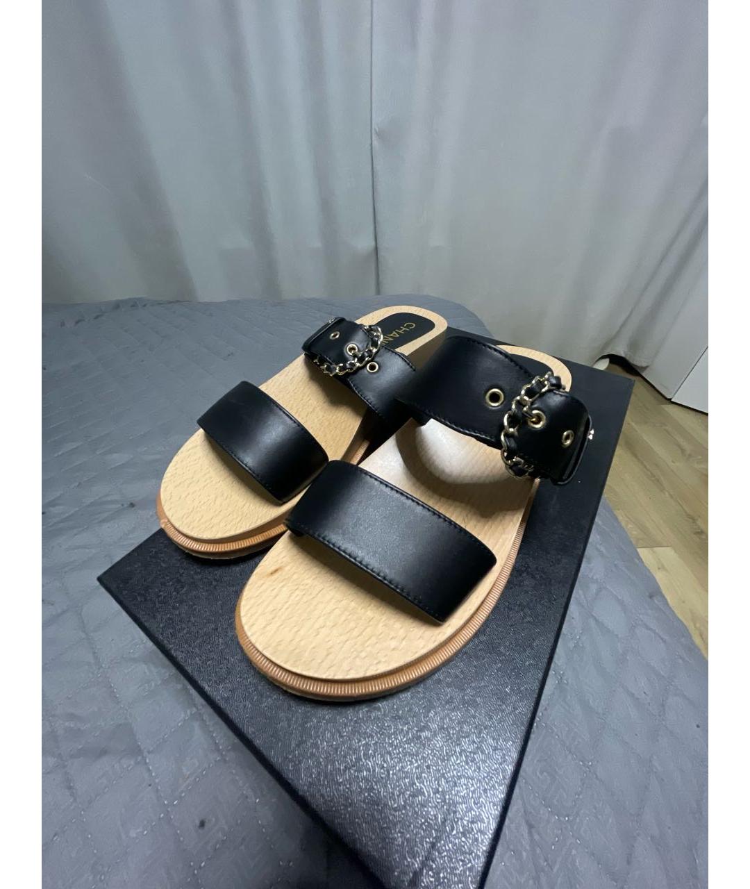 CHANEL Черные кожаные сандалии, фото 2