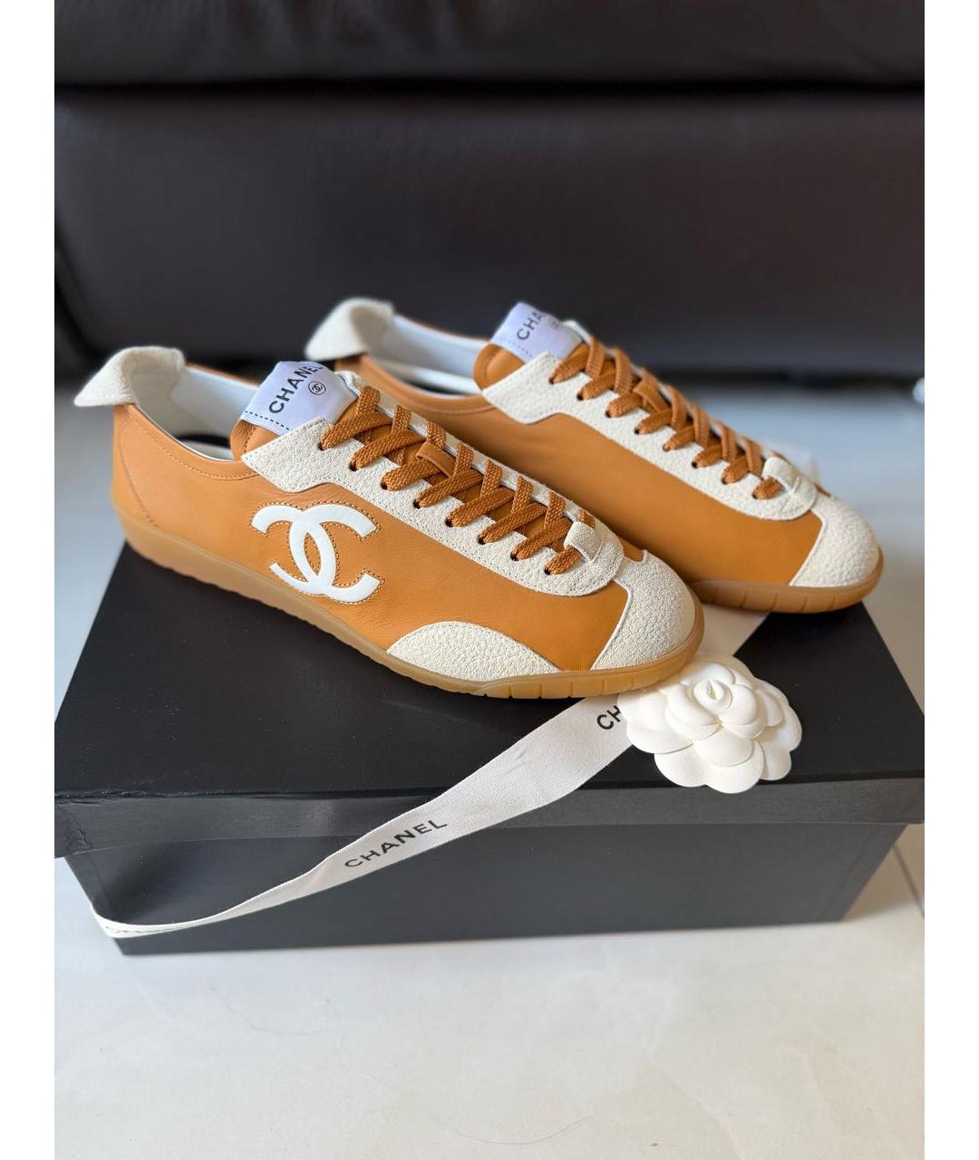 CHANEL Оранжевое кожаные кеды, фото 8