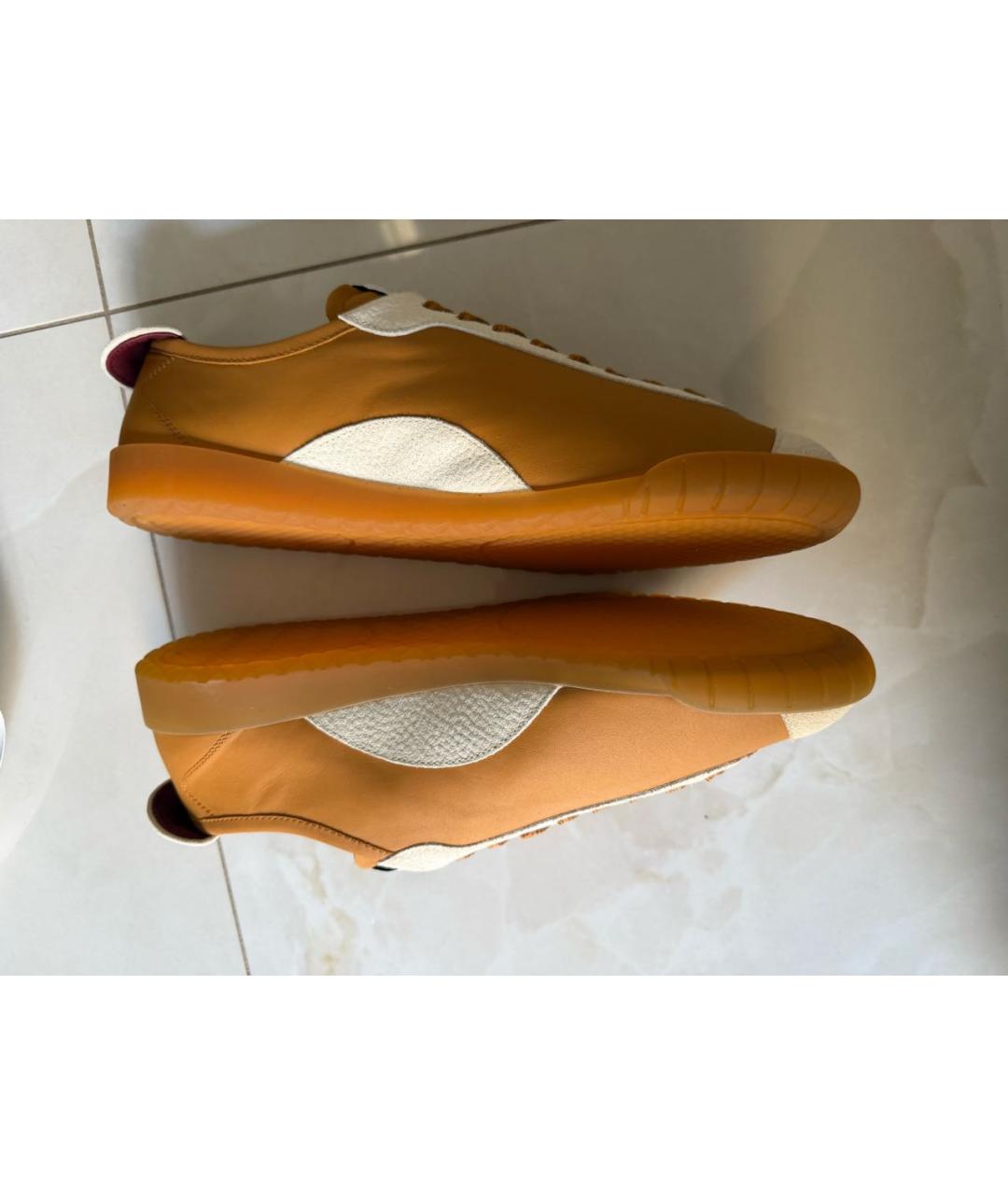 CHANEL Оранжевое кожаные кеды, фото 3