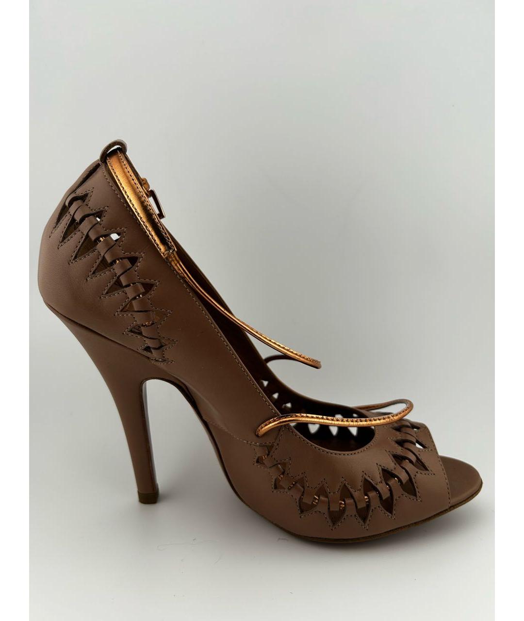 ALAIA Бежевые кожаные туфли, фото 8