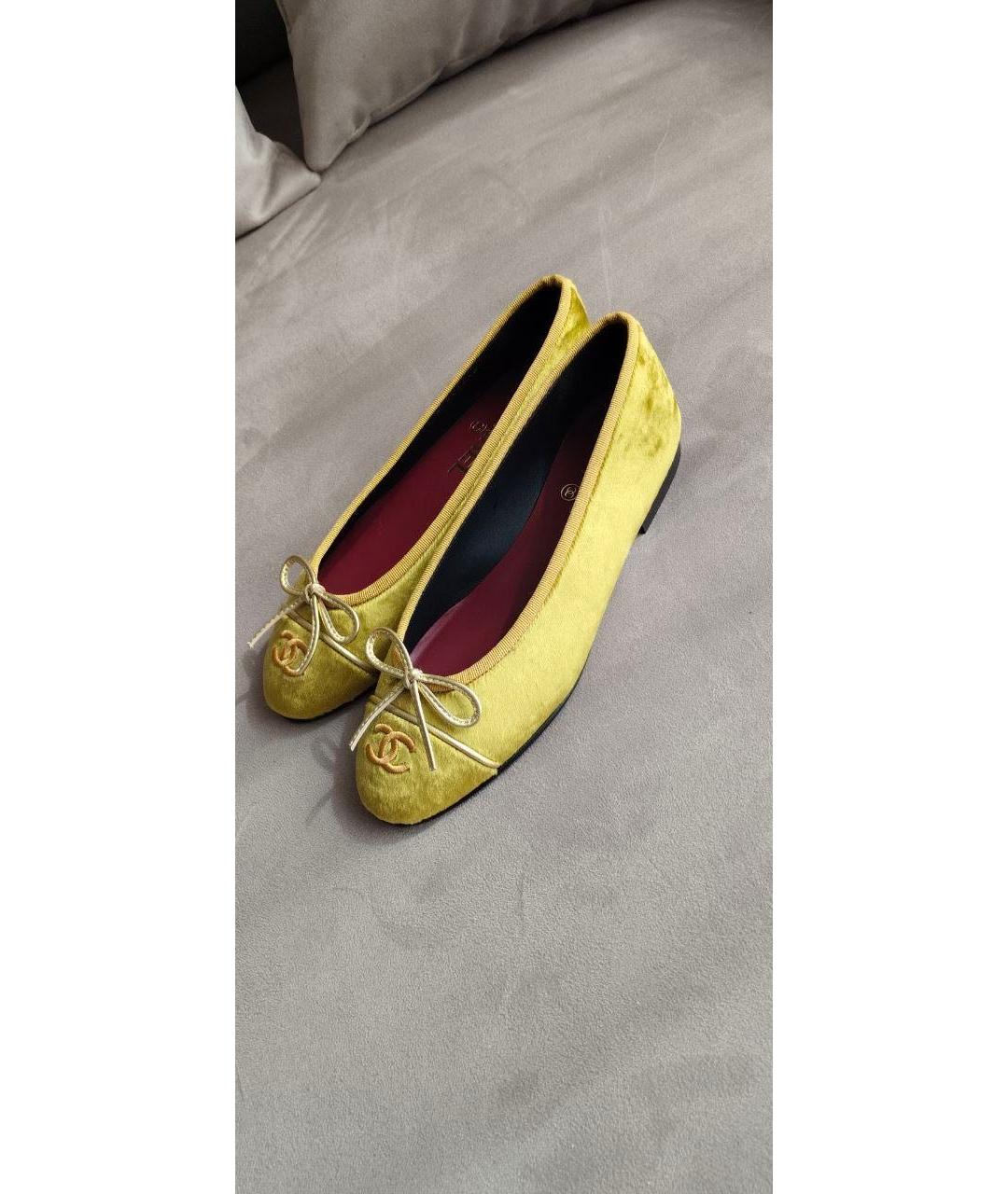 CHANEL Горчичные бархатные балетки, фото 3