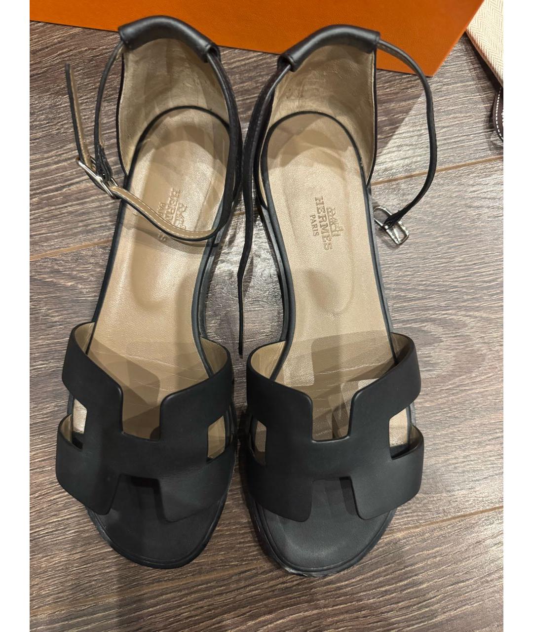 HERMES Черные кожаные сандалии, фото 3