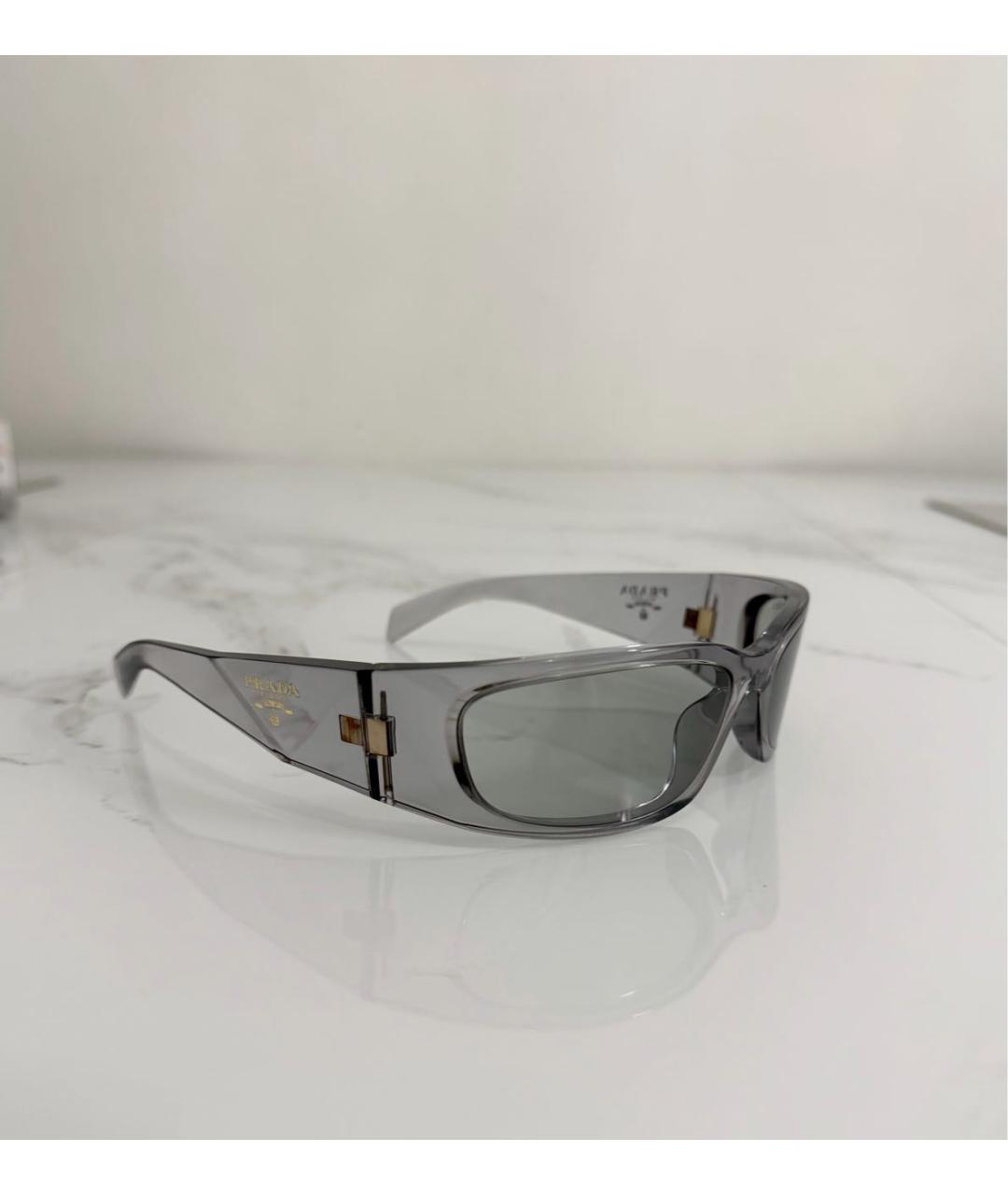 PRADA Серые пластиковые солнцезащитные очки, фото 2
