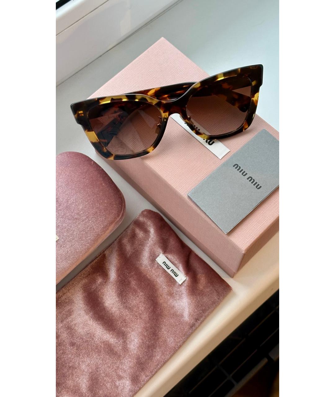 MIU MIU Коричневые пластиковые солнцезащитные очки, фото 3