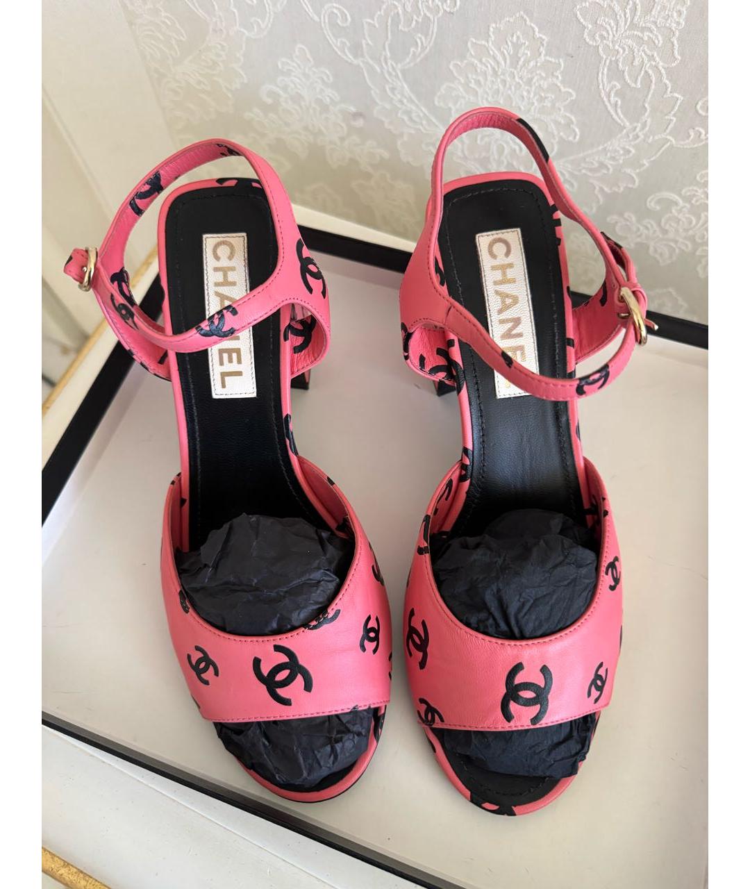CHANEL Розовые кожаные босоножки, фото 2