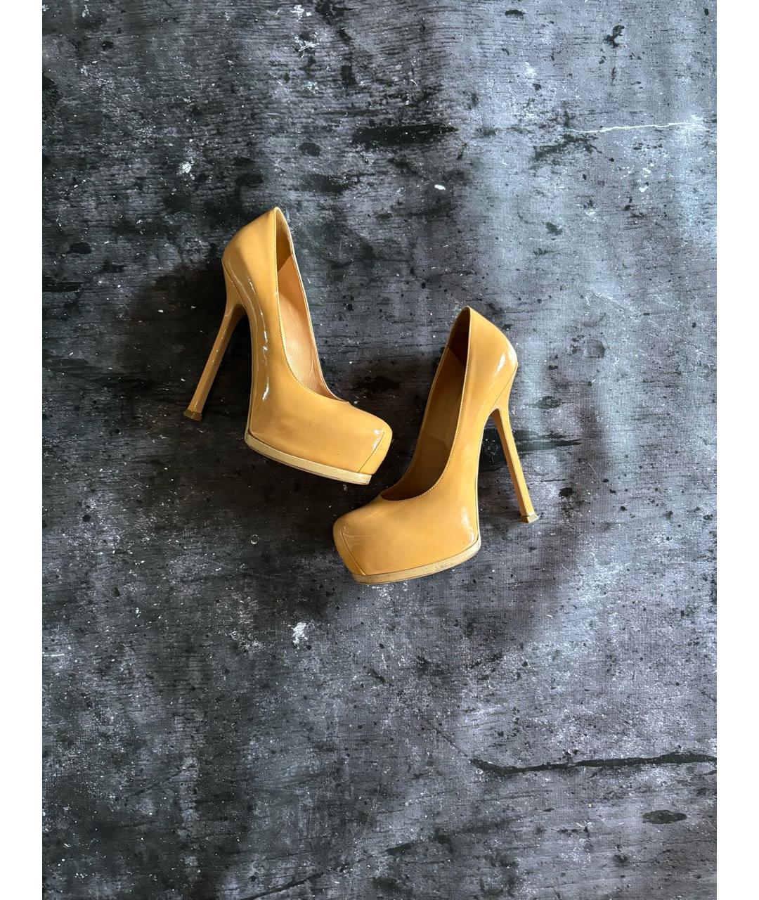 SAINT LAURENT Бежевые туфли из лакированной кожи, фото 6