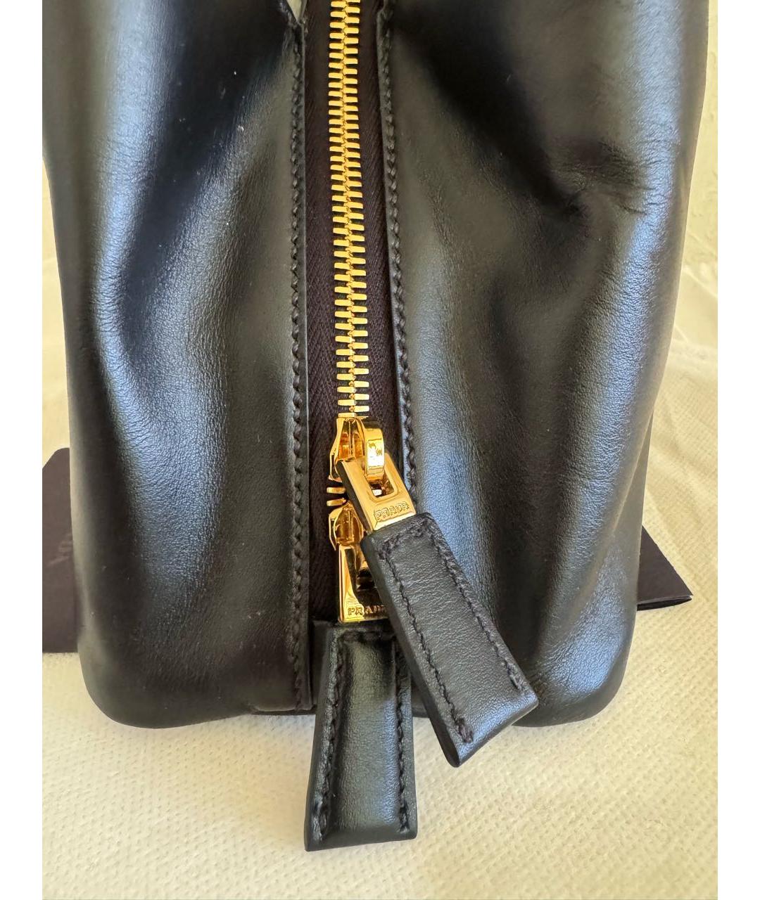 PRADA Черная кожаная сумка с короткими ручками, фото 5