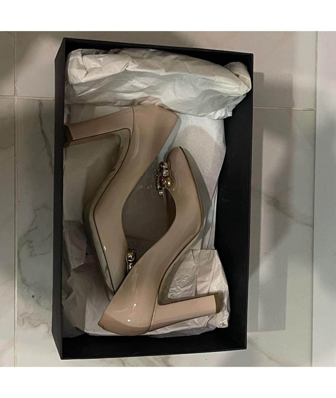DOLCE&GABBANA Бежевые туфли из лакированной кожи, фото 4