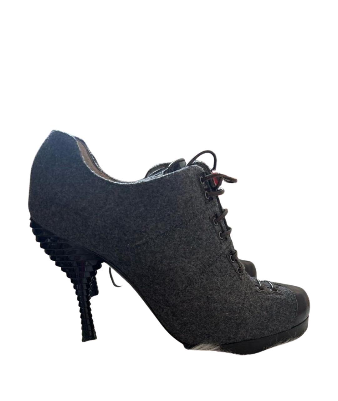 EMPORIO ARMANI Серые текстильные ботильоны, фото 1