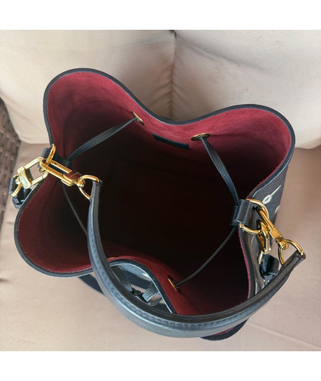 LOUIS VUITTON Черная кожаная сумка с короткими ручками, фото 5