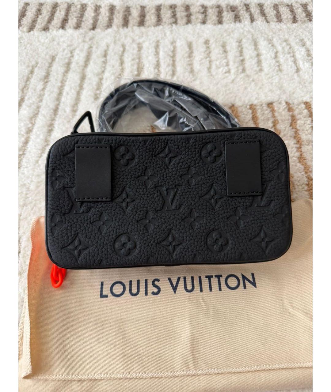 LOUIS VUITTON Черная кожаная барсетка, фото 2