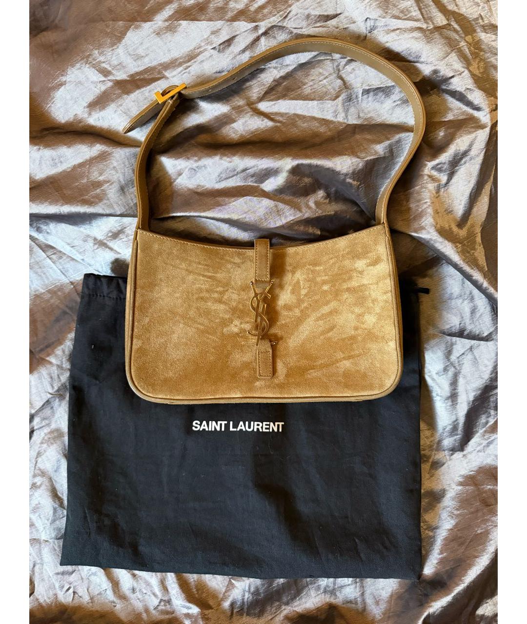 SAINT LAURENT Бежевая замшевая сумка с короткими ручками, фото 2