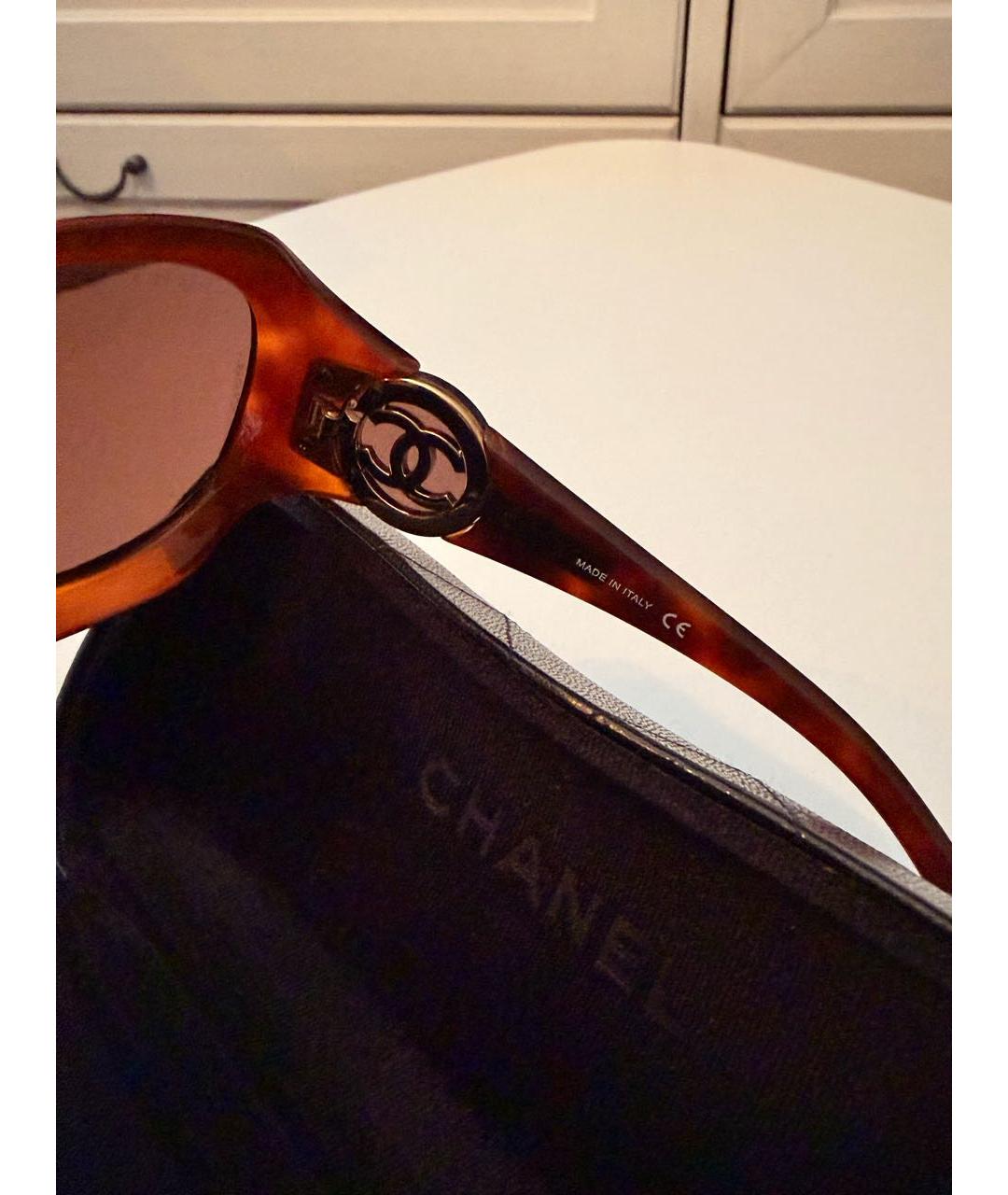 CHANEL Коричневые пластиковые солнцезащитные очки, фото 6