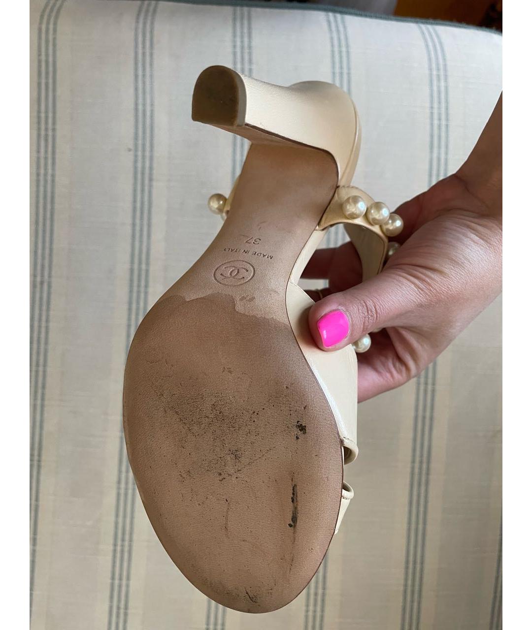 CHANEL Бежевые кожаные босоножки, фото 5