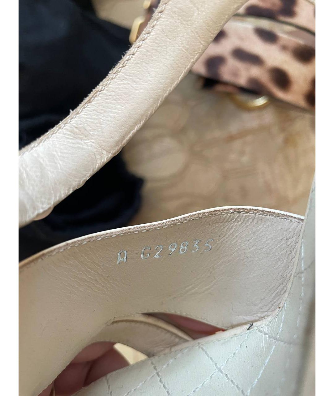 CHANEL Бежевые кожаные босоножки, фото 9