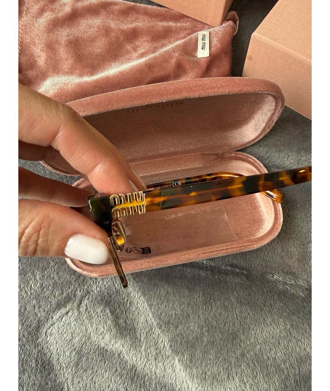 MIU MIU Коричневые пластиковые солнцезащитные очки, фото 4