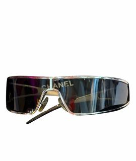 CHANEL Солнцезащитные очки