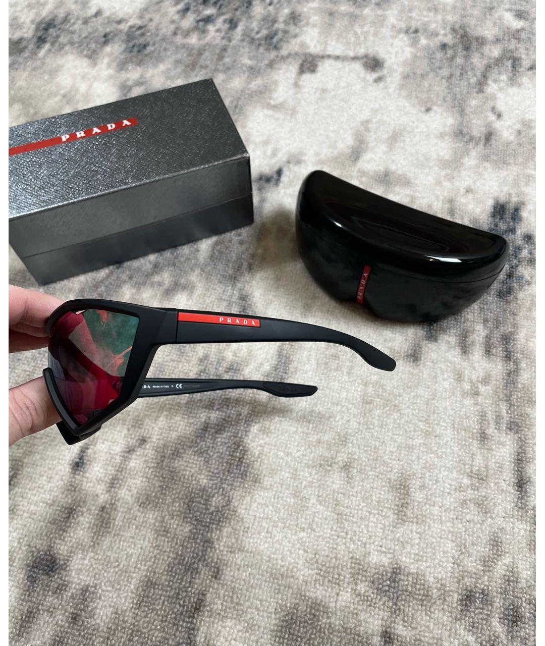 PRADA Черные пластиковые солнцезащитные очки, фото 3