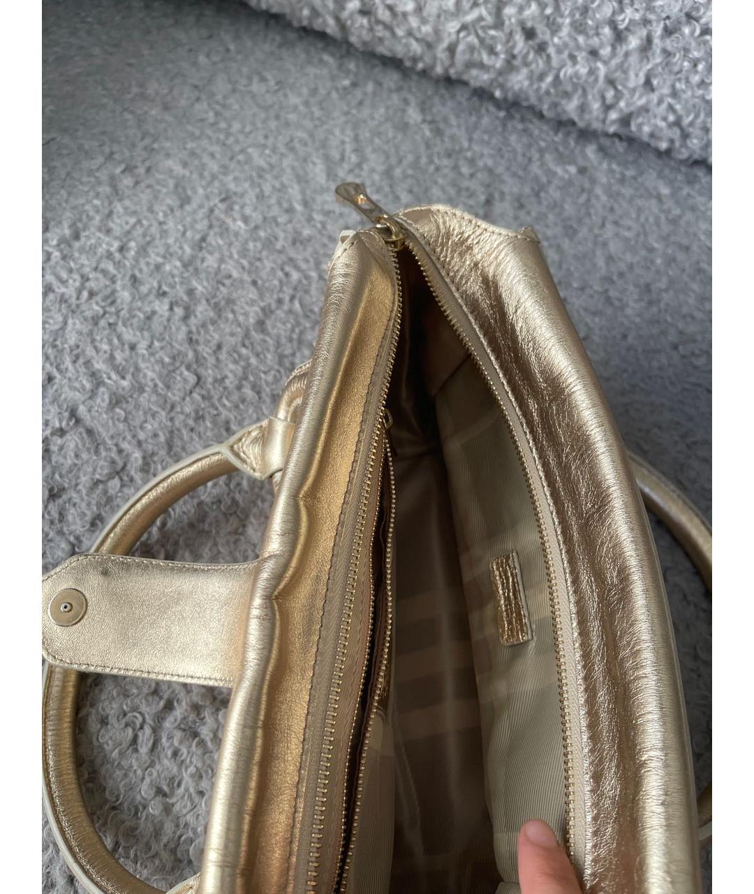 BURBERRY Золотая кожаная сумка с короткими ручками, фото 4