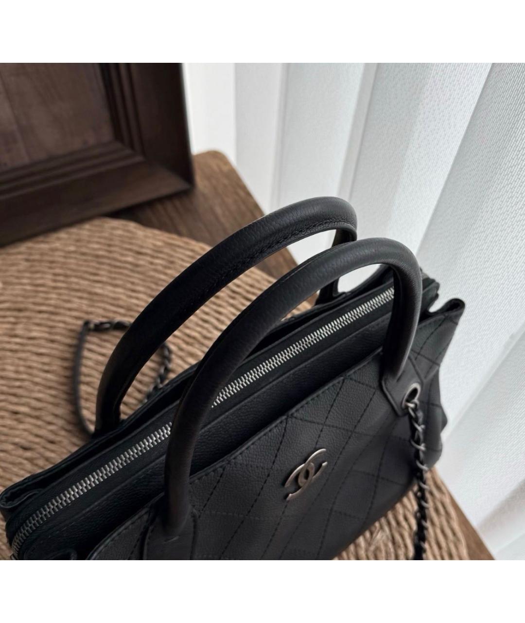 CHANEL Черная кожаная сумка тоут, фото 4