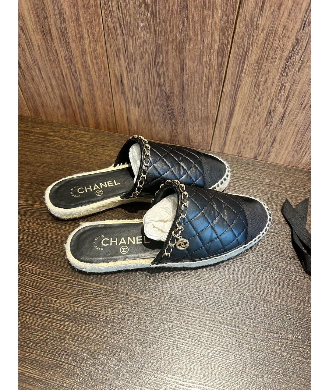 CHANEL Черные кожаные мюли, фото 5