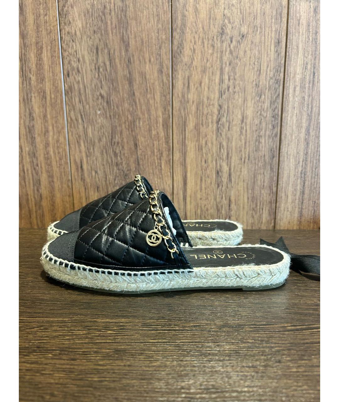 CHANEL Черные кожаные мюли, фото 6