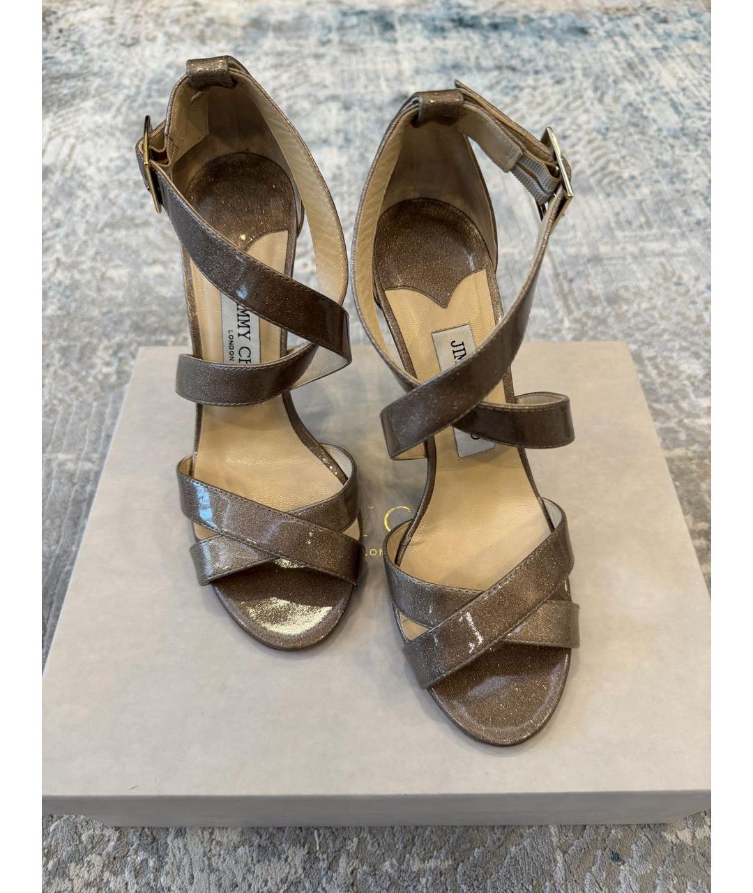 JIMMY CHOO Золотые босоножки из лакированной кожи, фото 5