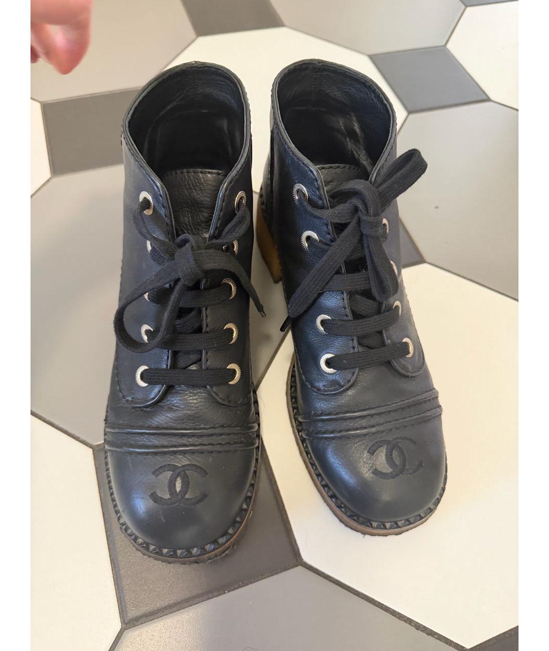 CHANEL Черные кожаные ботинки, фото 2