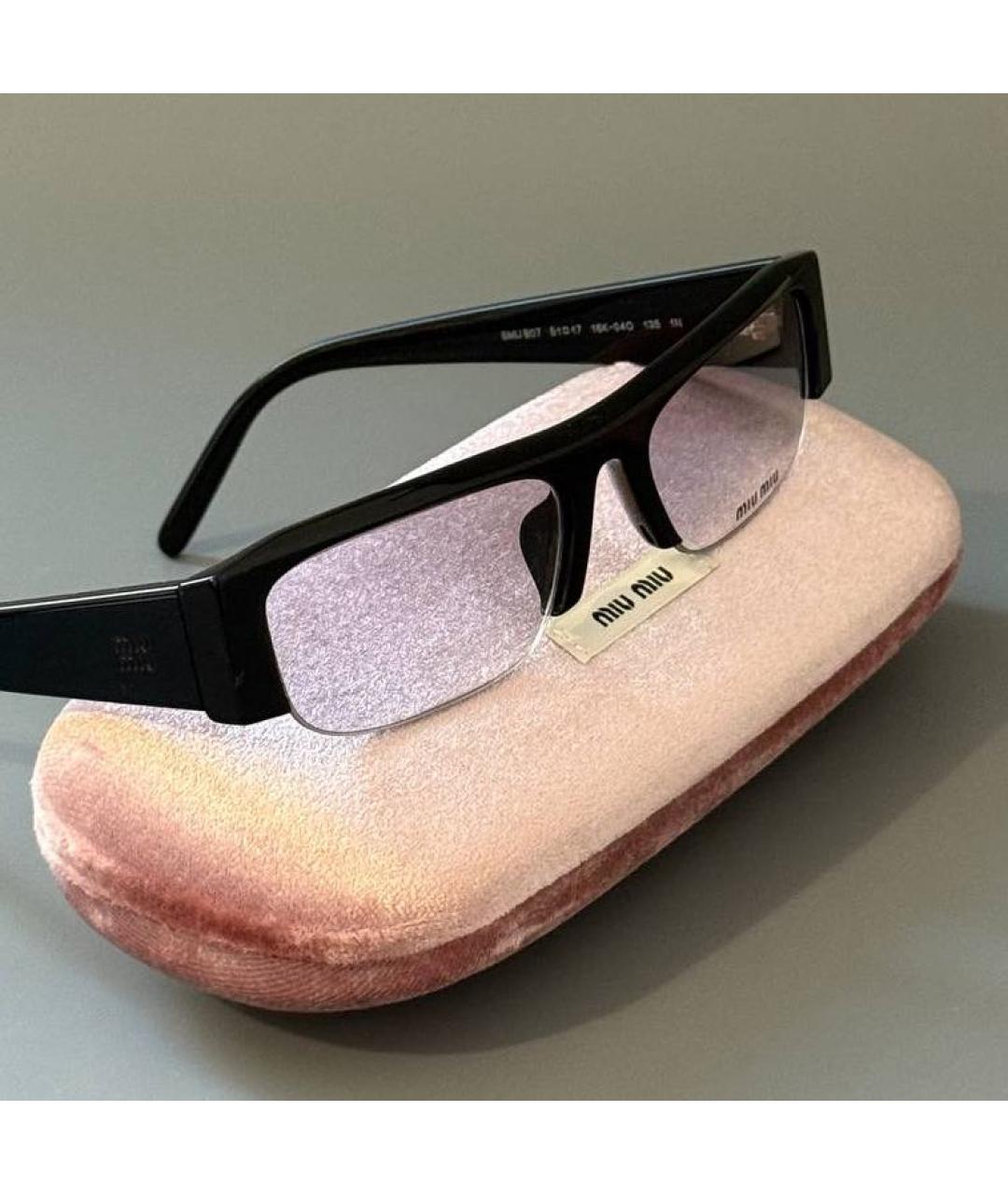 MIU MIU Черные пластиковые солнцезащитные очки, фото 2