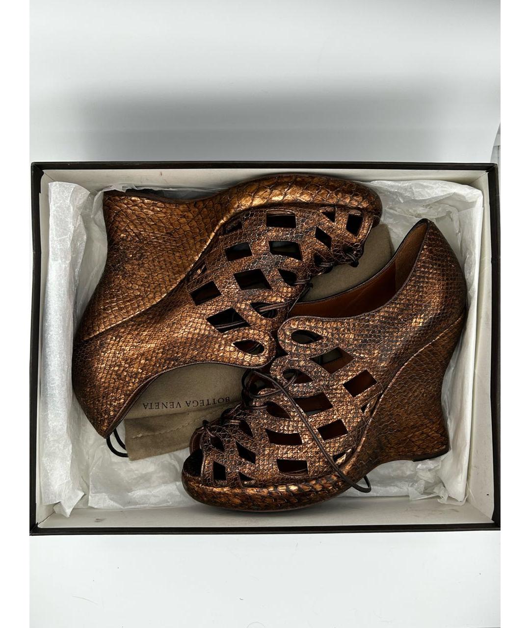 BOTTEGA VENETA Коричневые кожаные босоножки, фото 6