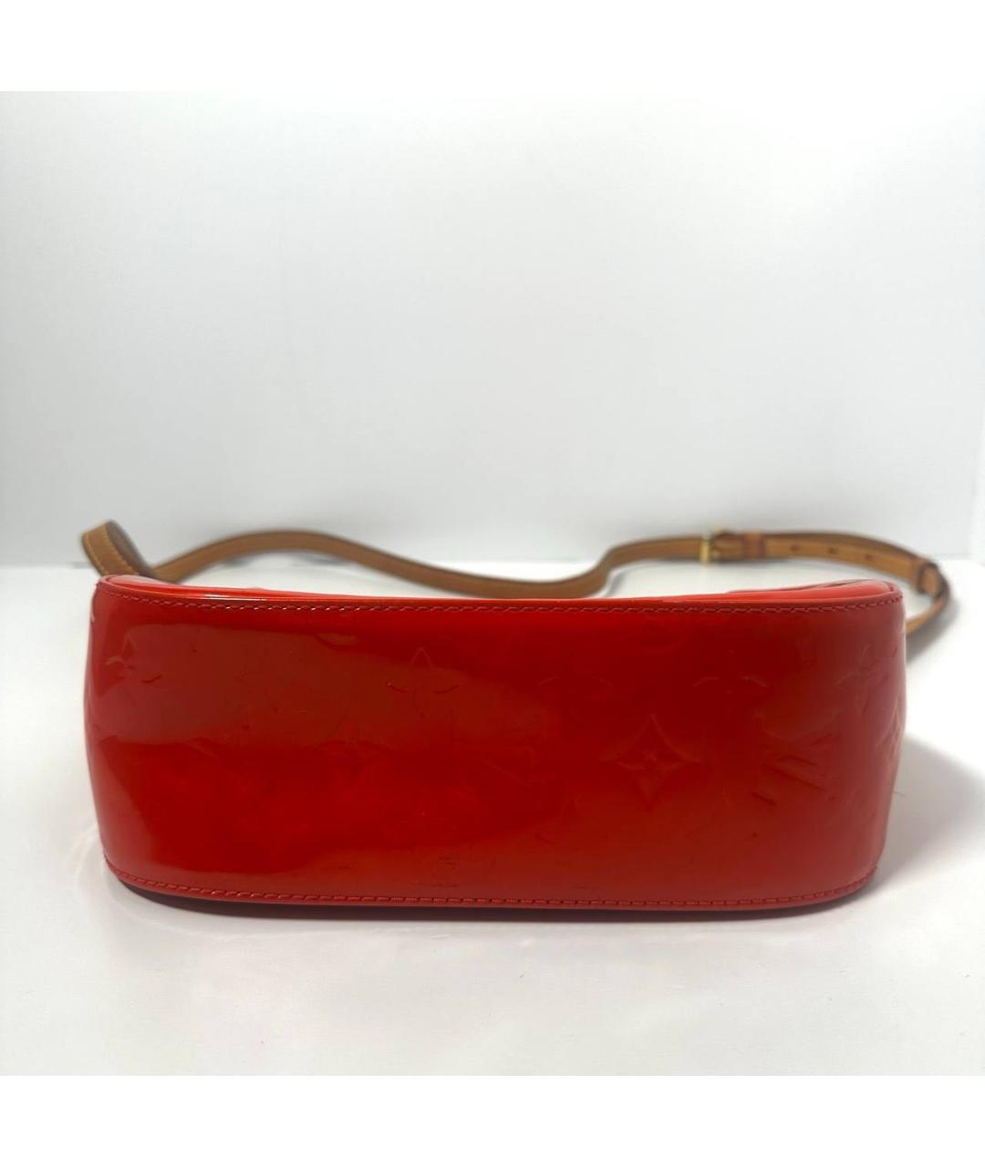 LOUIS VUITTON Красная сумка через плечо из лакированной кожи, фото 3