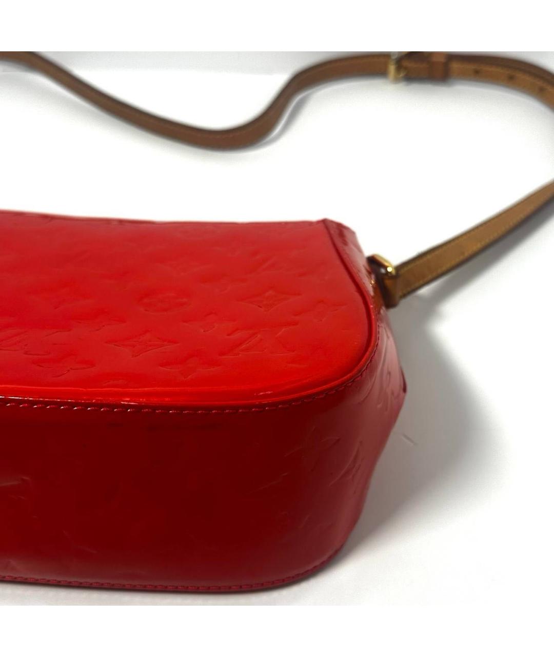 LOUIS VUITTON Красная сумка через плечо из лакированной кожи, фото 6