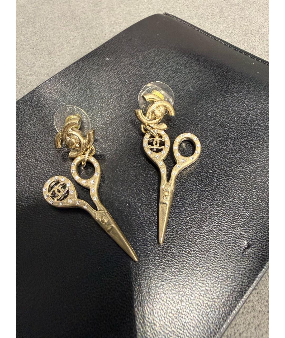 CHANEL Золотые металлические серьги, фото 2