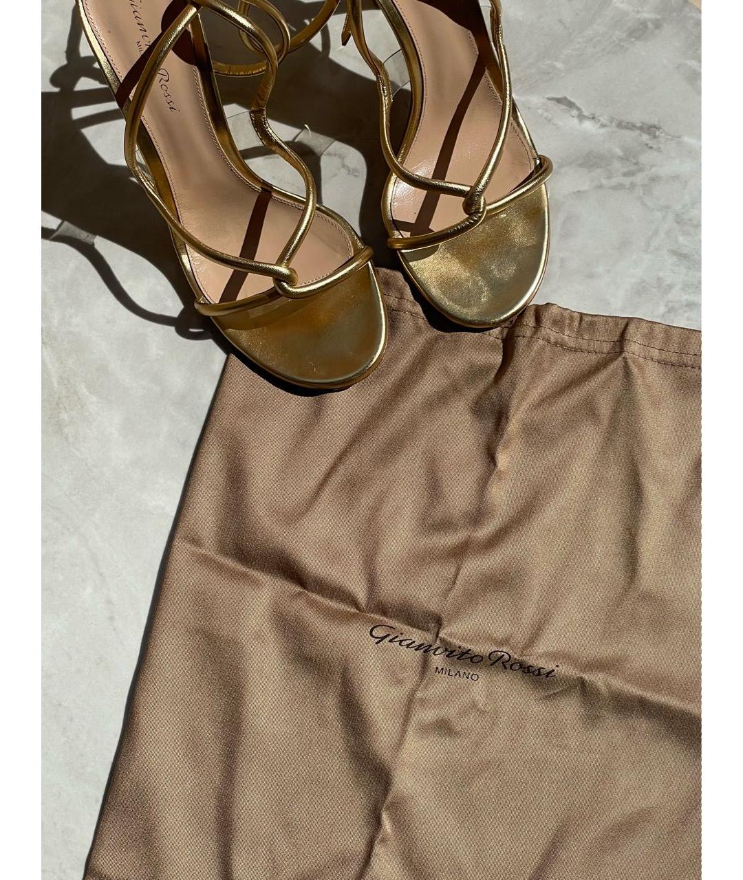 GIANVITO ROSSI Золотые кожаные босоножки, фото 4