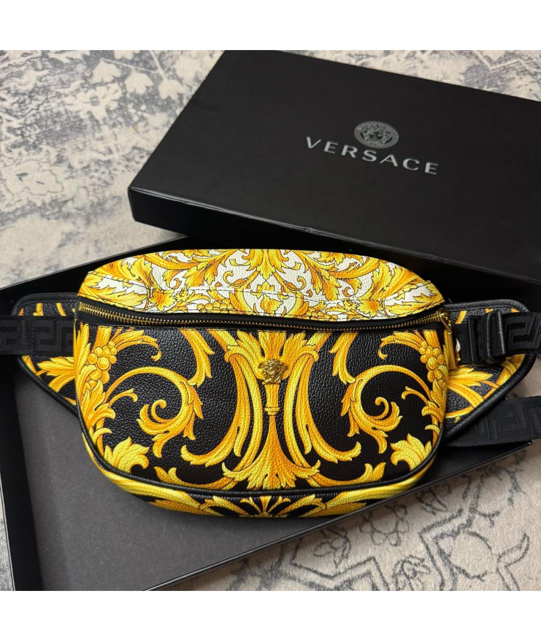 VERSACE Черная кожаная поясная сумка, фото 4