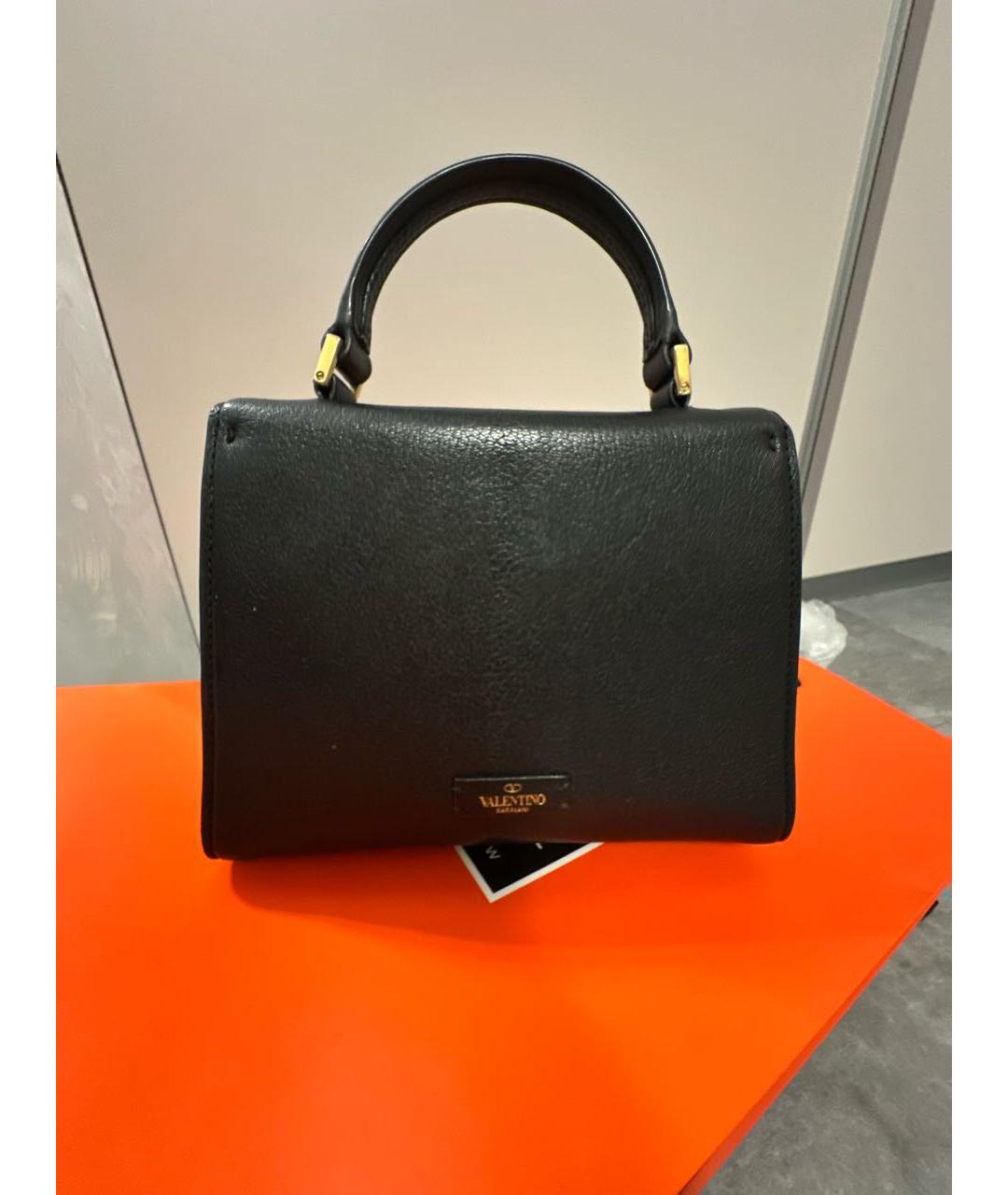 VALENTINO Черная кожаная сумка с короткими ручками, фото 3
